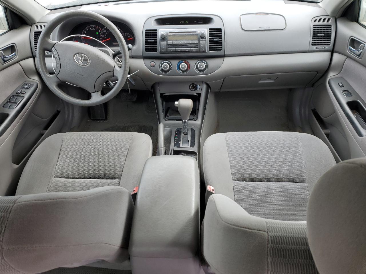 2005 Toyota Camry - Image 8