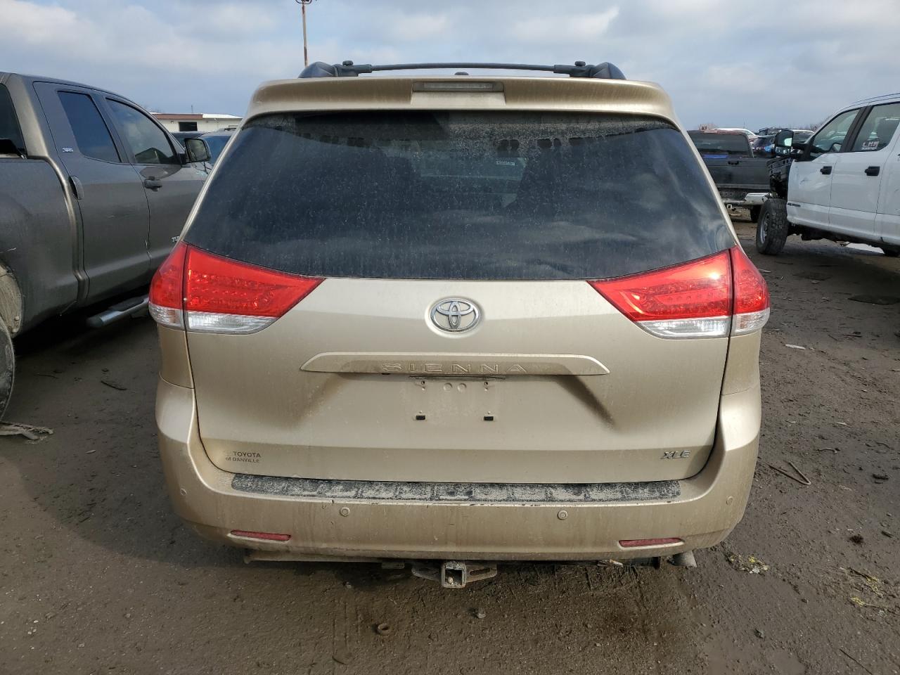 2013 Toyota Sienna - Image 6