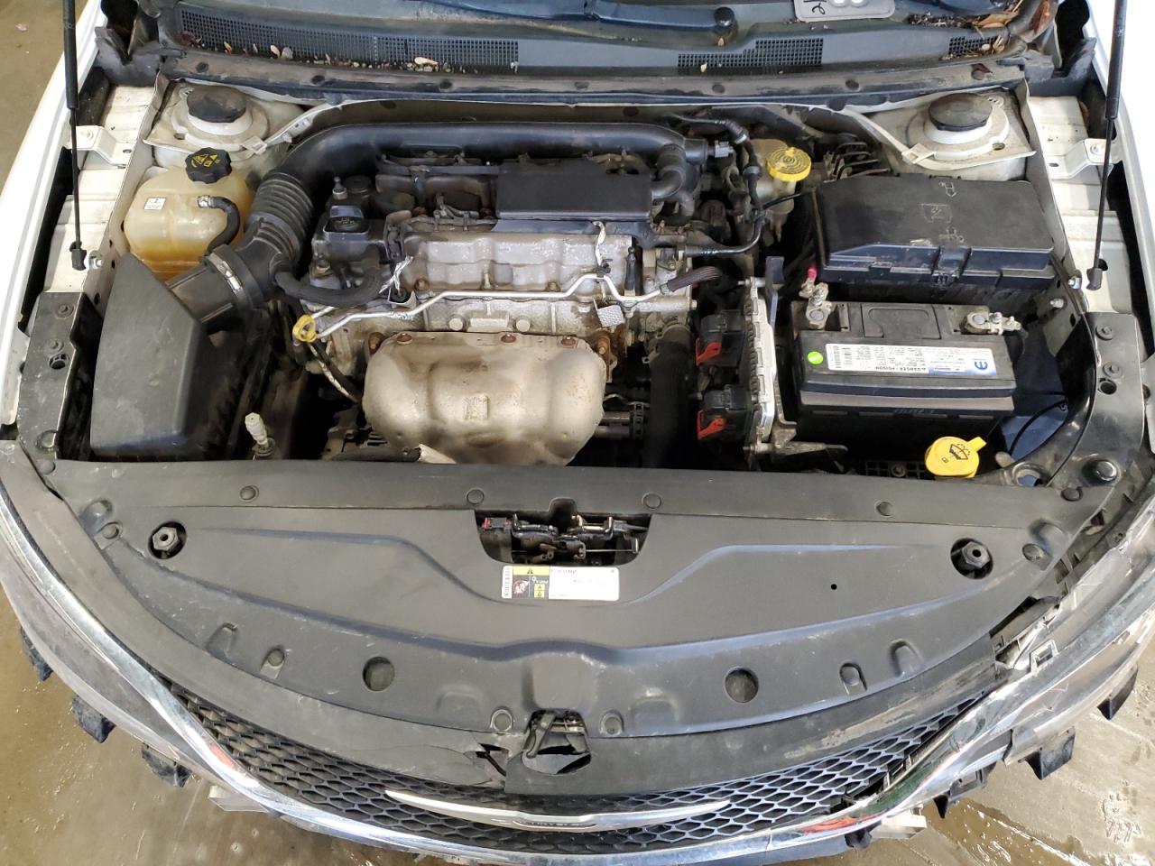 2015 Chrysler 200 - Image 11