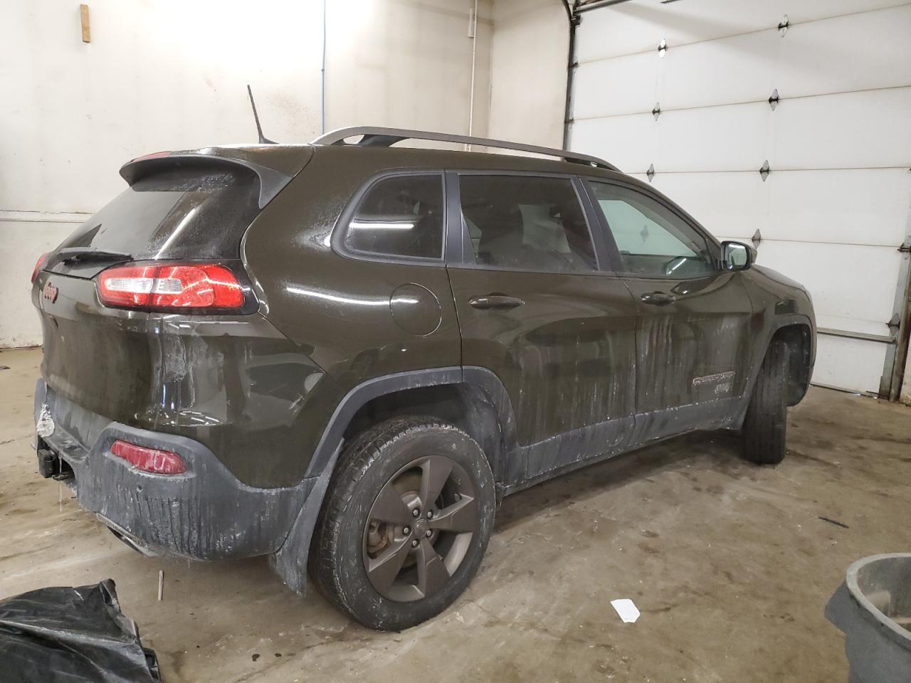 2016 Jeep Grand Cherokee - Image 3