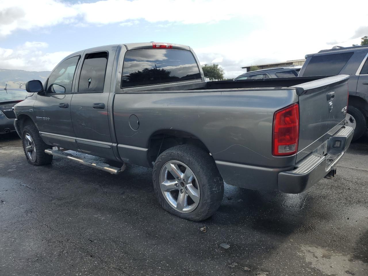 2006 Dodge RAM - Image 2