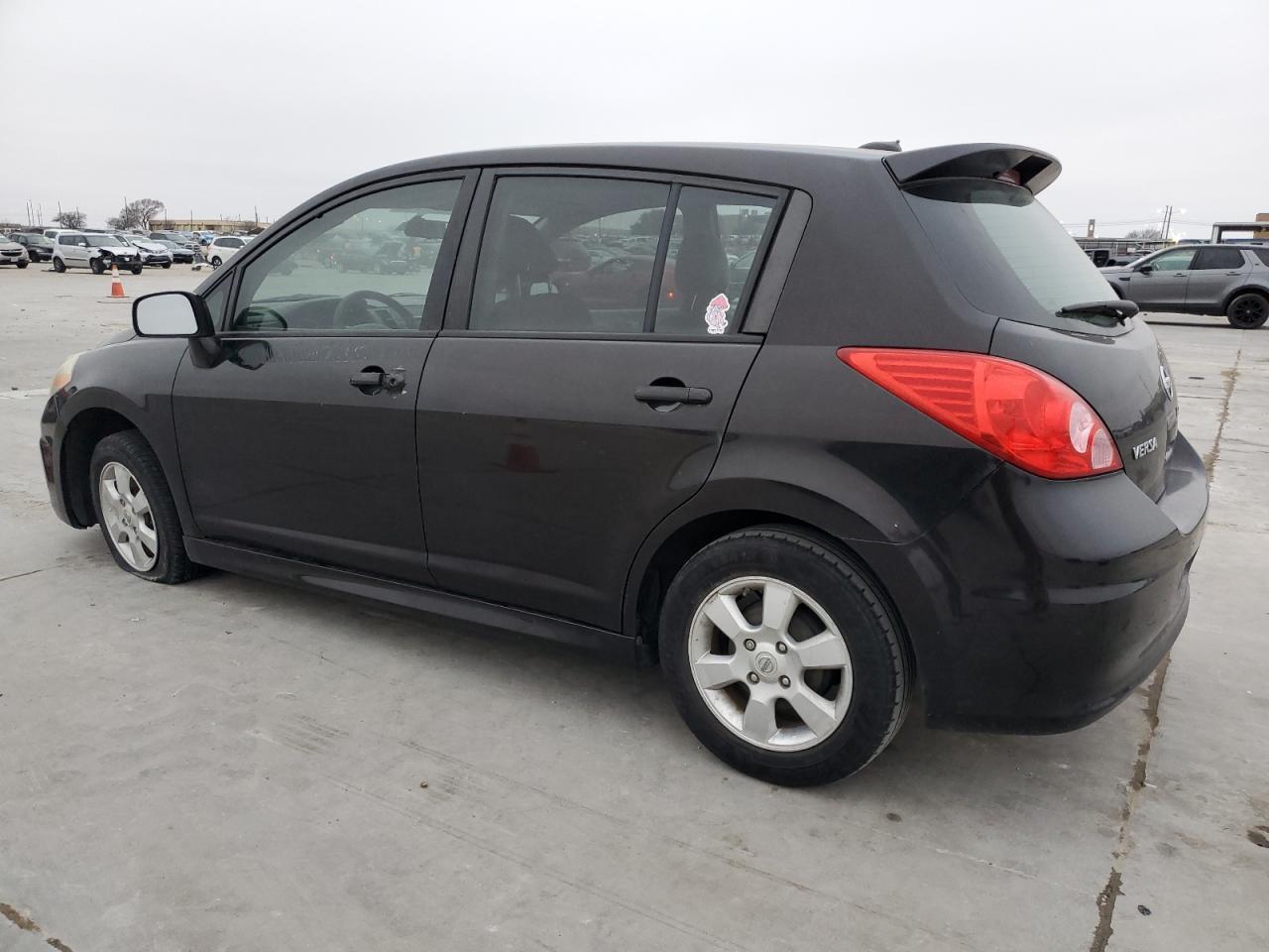 2011 Nissan Versa - Image 2