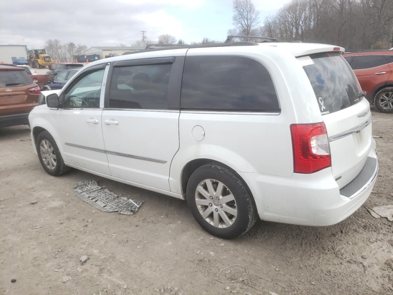 2014 Chrysler Town & Country - Image 2