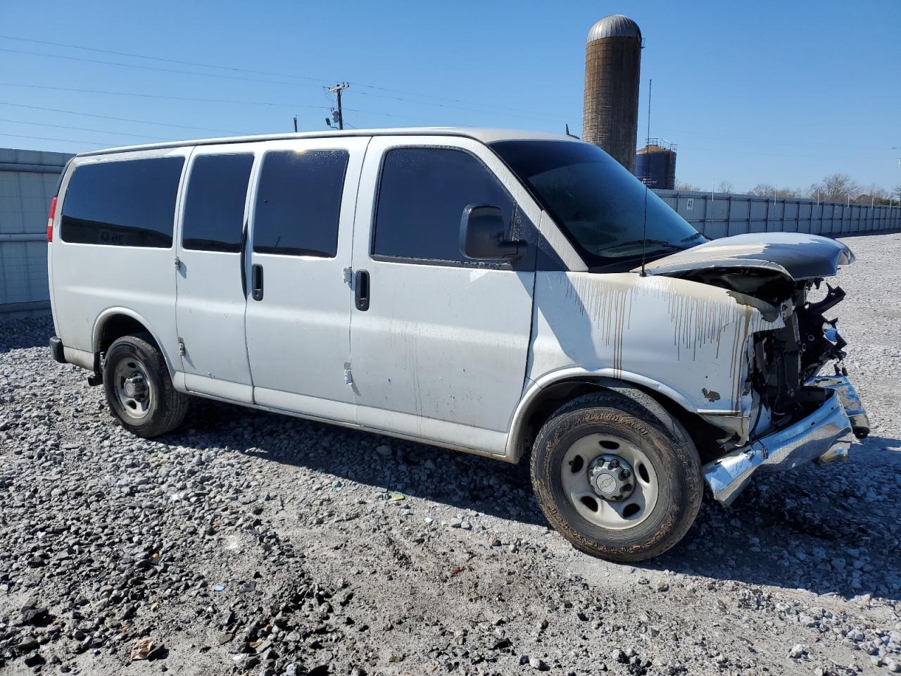 2011 Chevrolet Express - Image 4