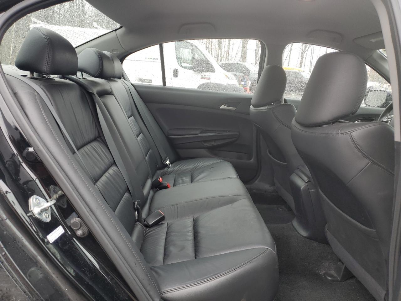 2011 Honda Accord - Image 10