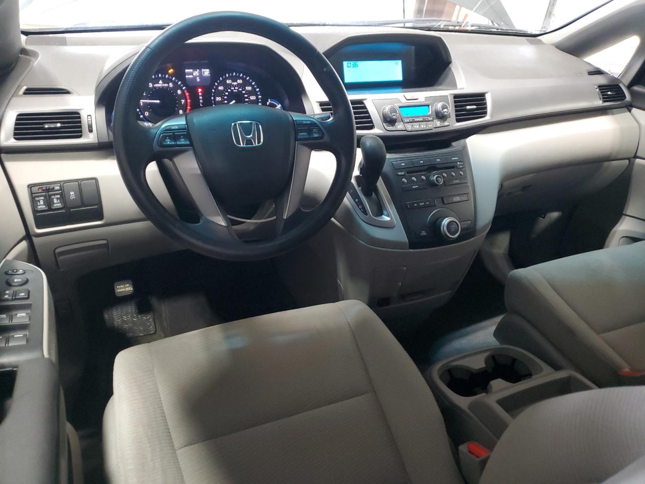 2011 Honda Odyssey - Image 8