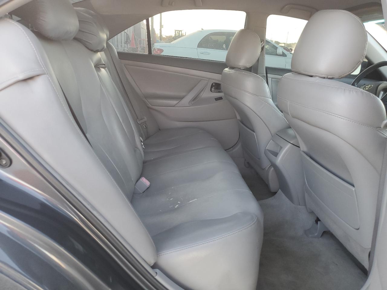 2009 Toyota Camry - Image 10
