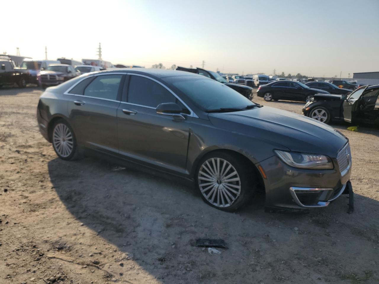 2017 Lincoln MKZ - Image 4