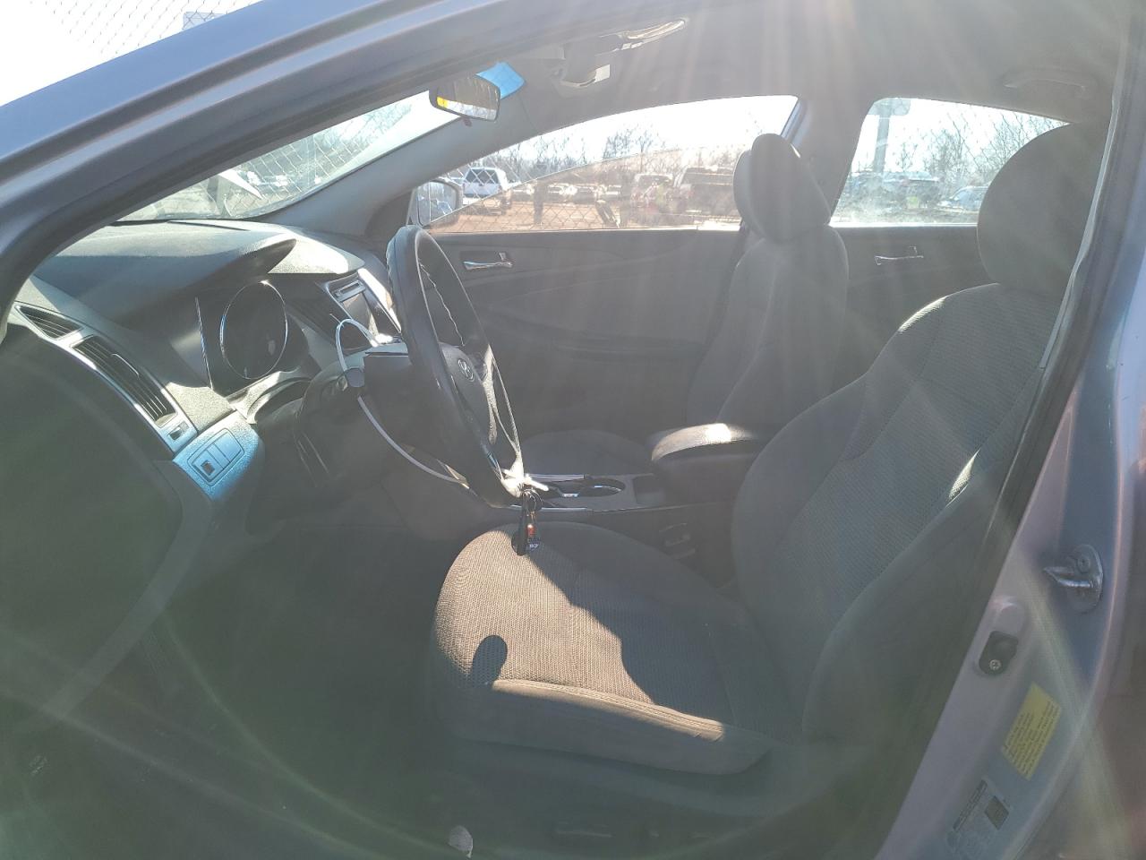 2011 Hyundai Sonata - Image 7