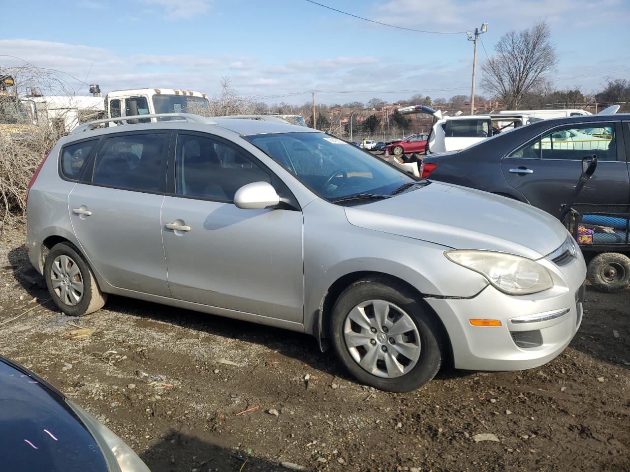 2011 Hyundai Elantra - Image 4