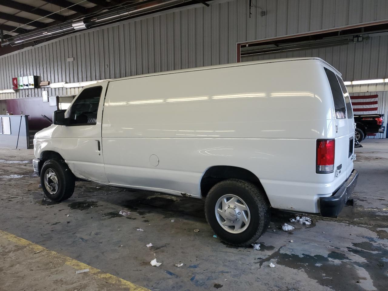 2014 Ford Econoline - Image 2