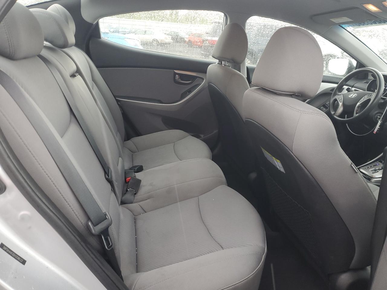 2013 Hyundai Elantra - Image 10