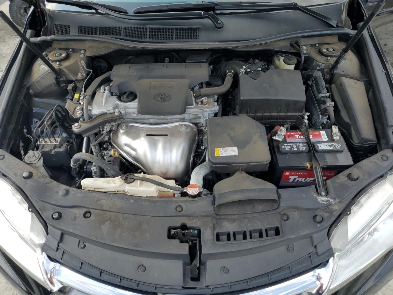2016 Toyota Camry - Image 11