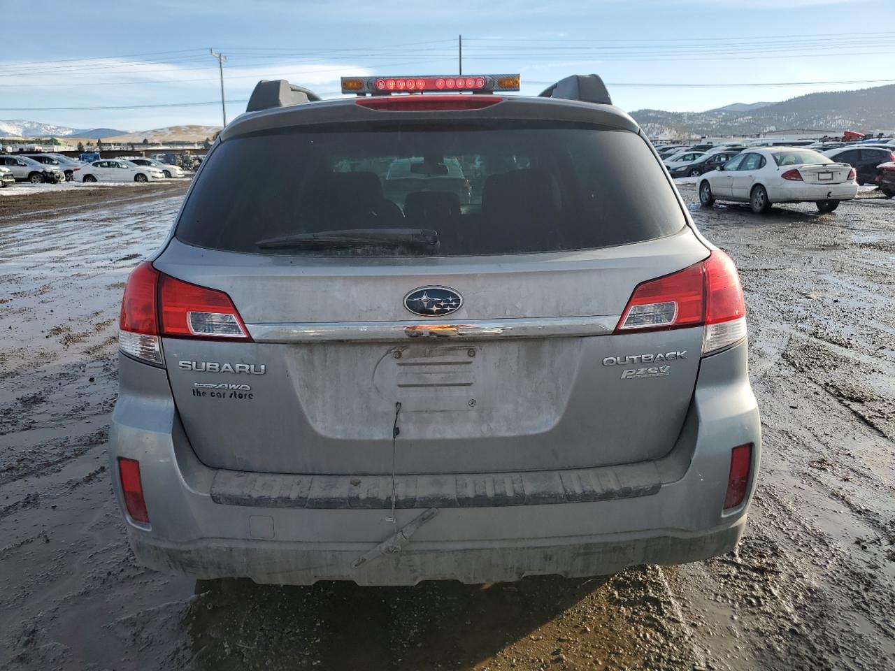 2010 Subaru Outback - Image 6