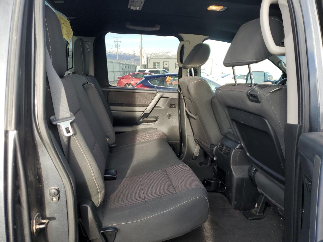 2013 Nissan Titan - Image 10