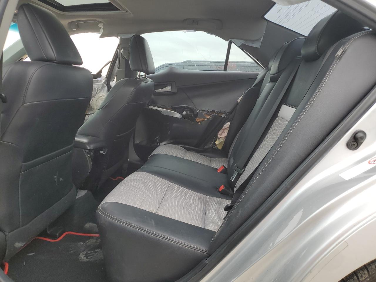 2014 Toyota Camry - Image 10