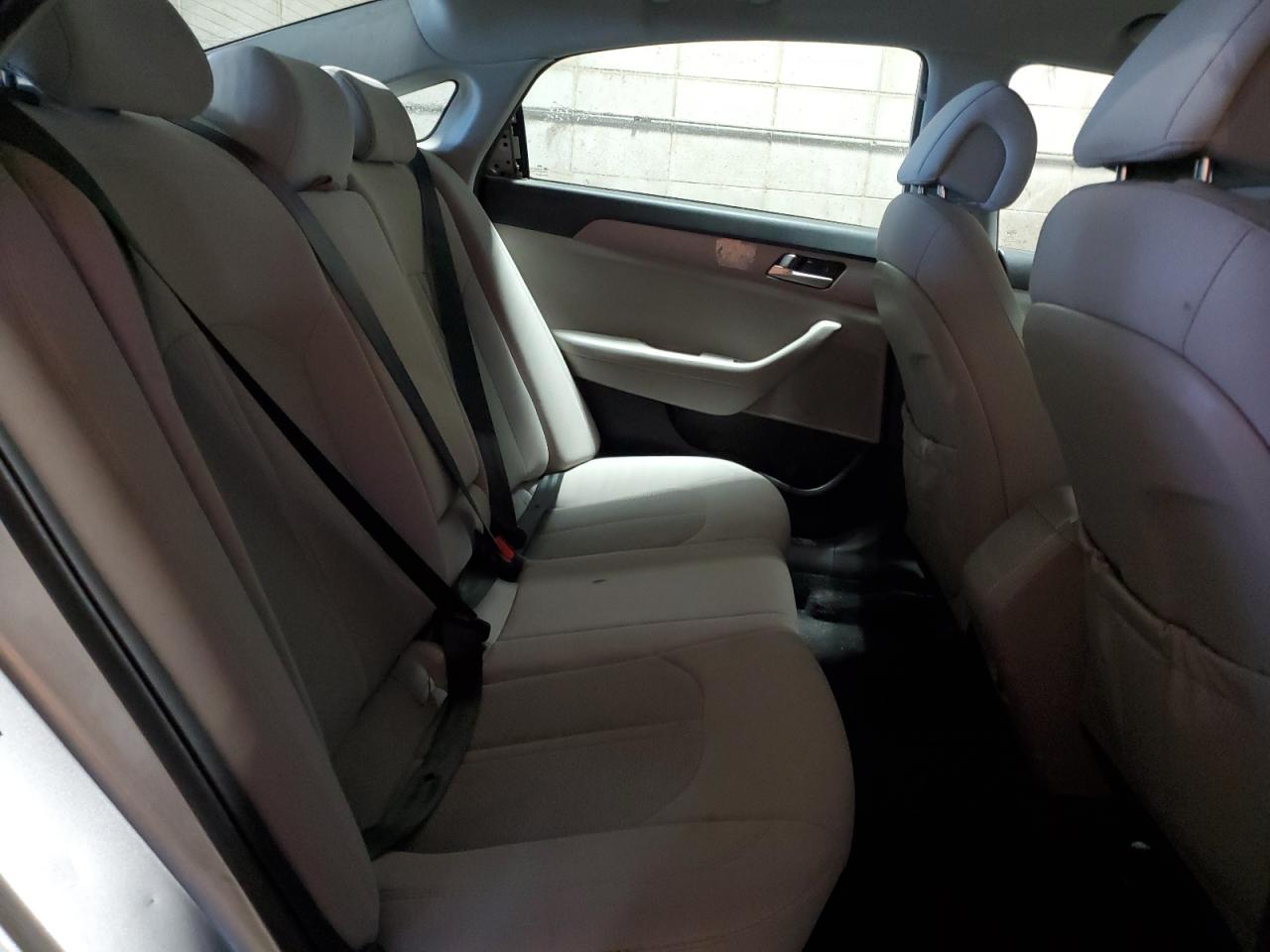 2016 Hyundai Sonata - Image 10