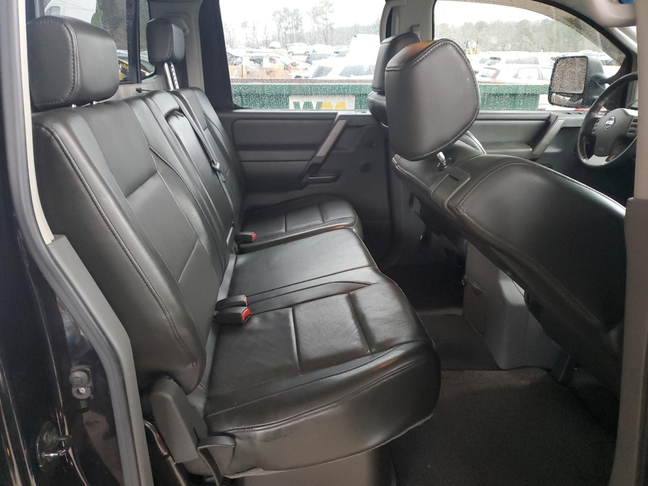 2006 Nissan Titan - Image 10