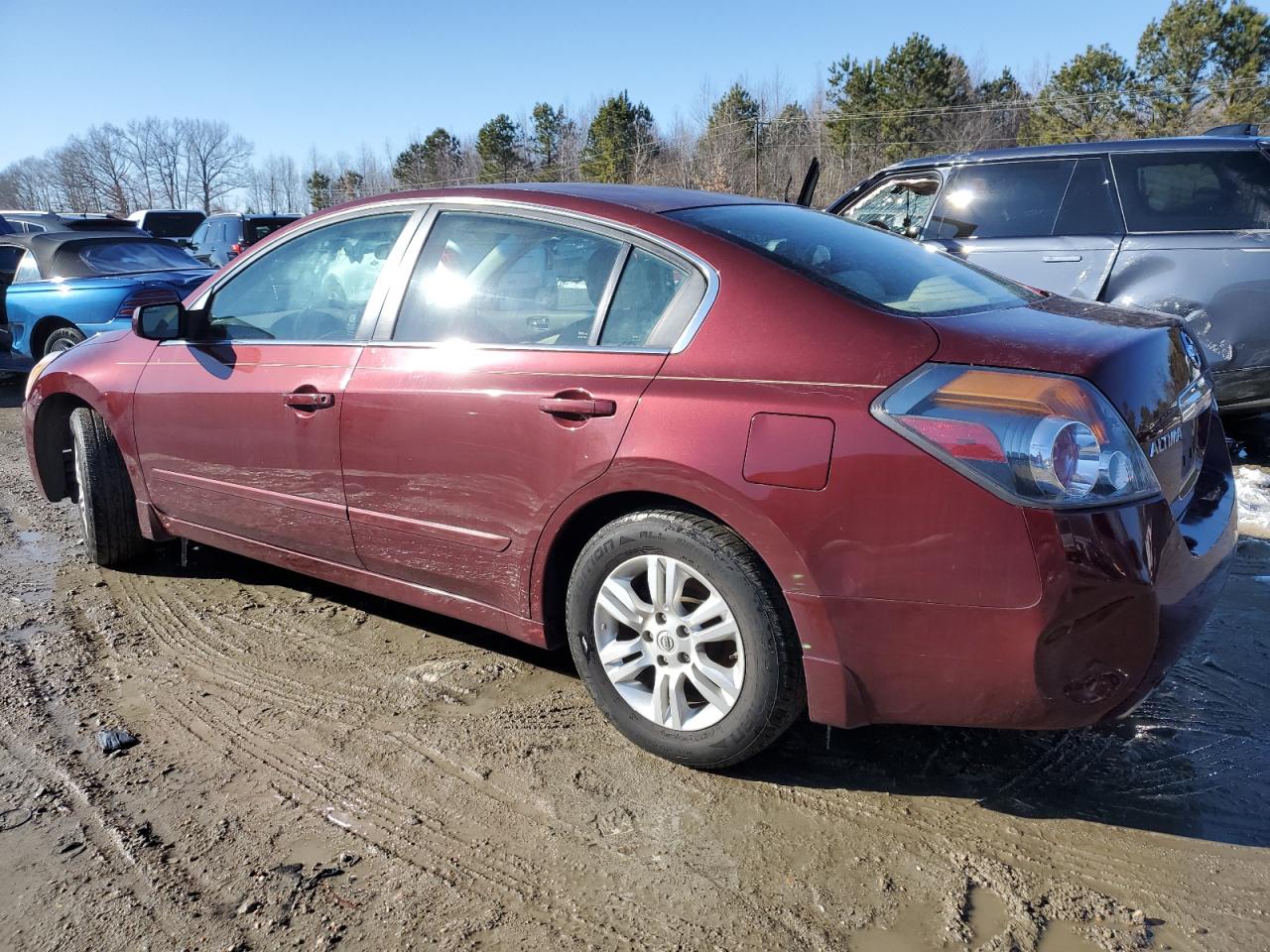 2010 Nissan Altima - Image 2