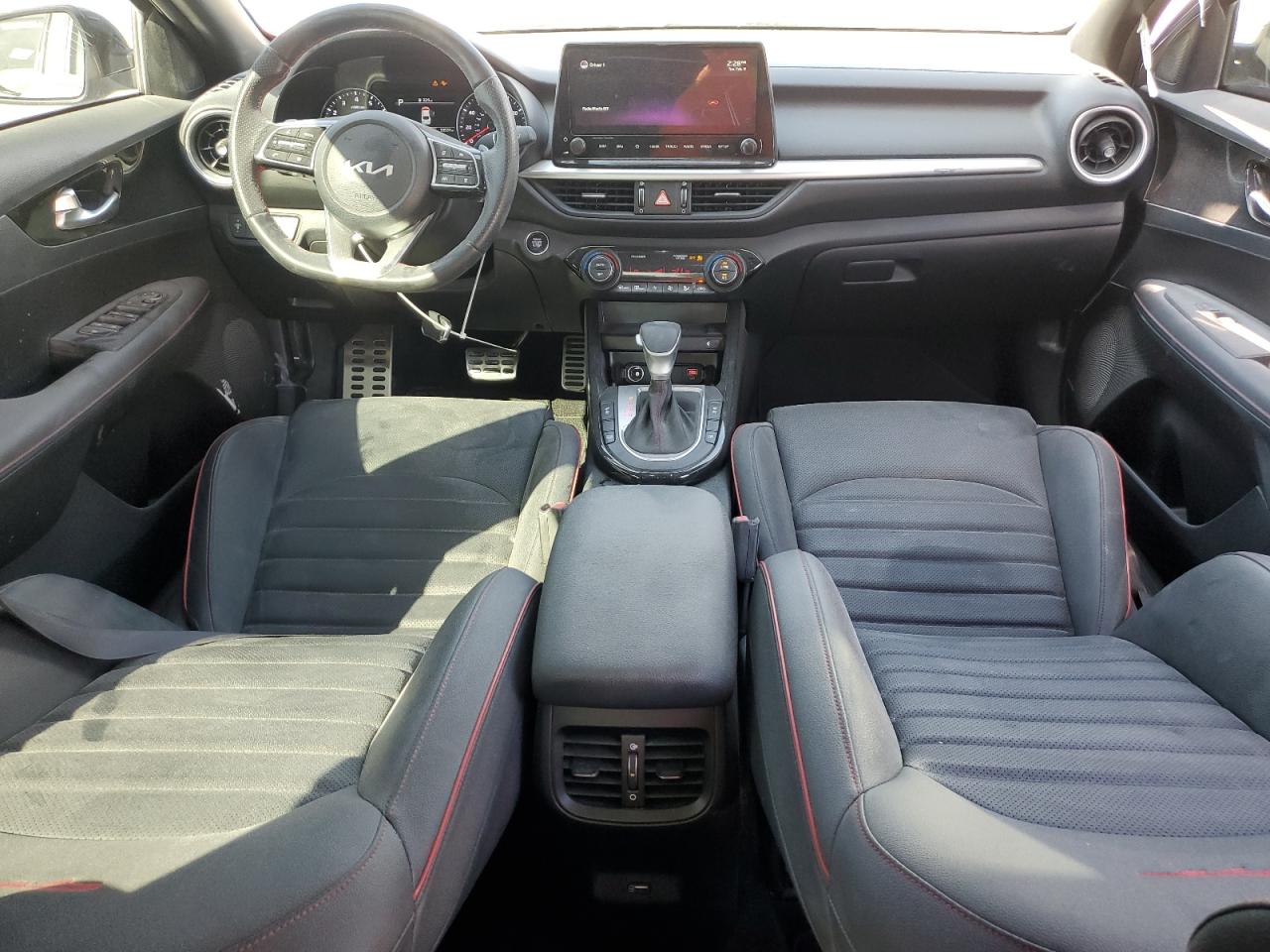 2022 Kia Forte - Image 8