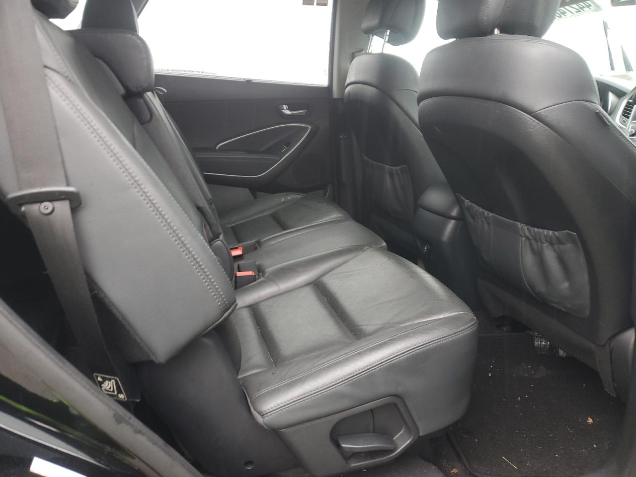 2017 Hyundai Santa Fe - Image 10