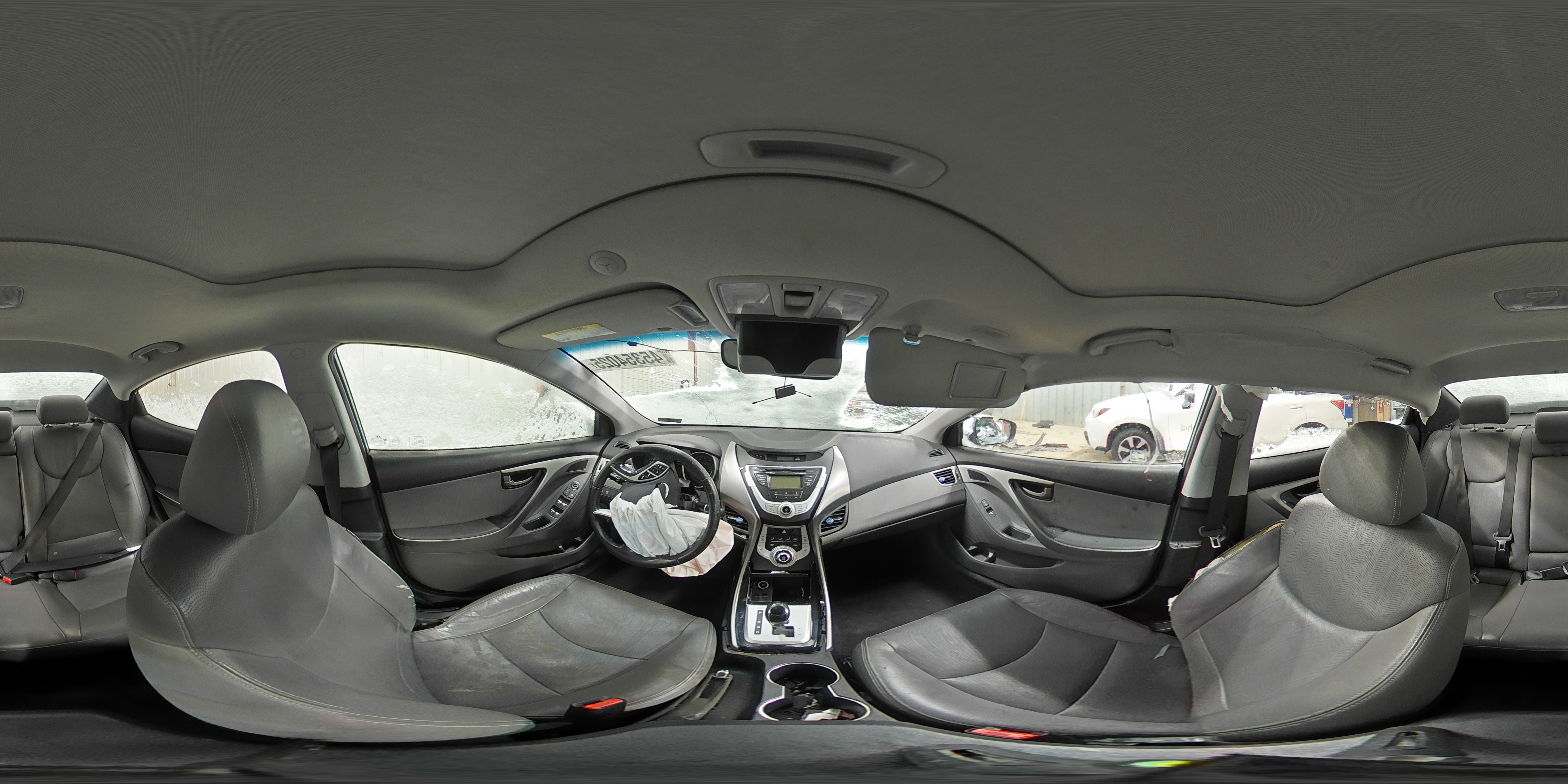 2012 Hyundai Elantra - Image 13