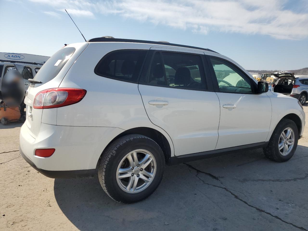 2012 Hyundai Santa Fe - Image 3