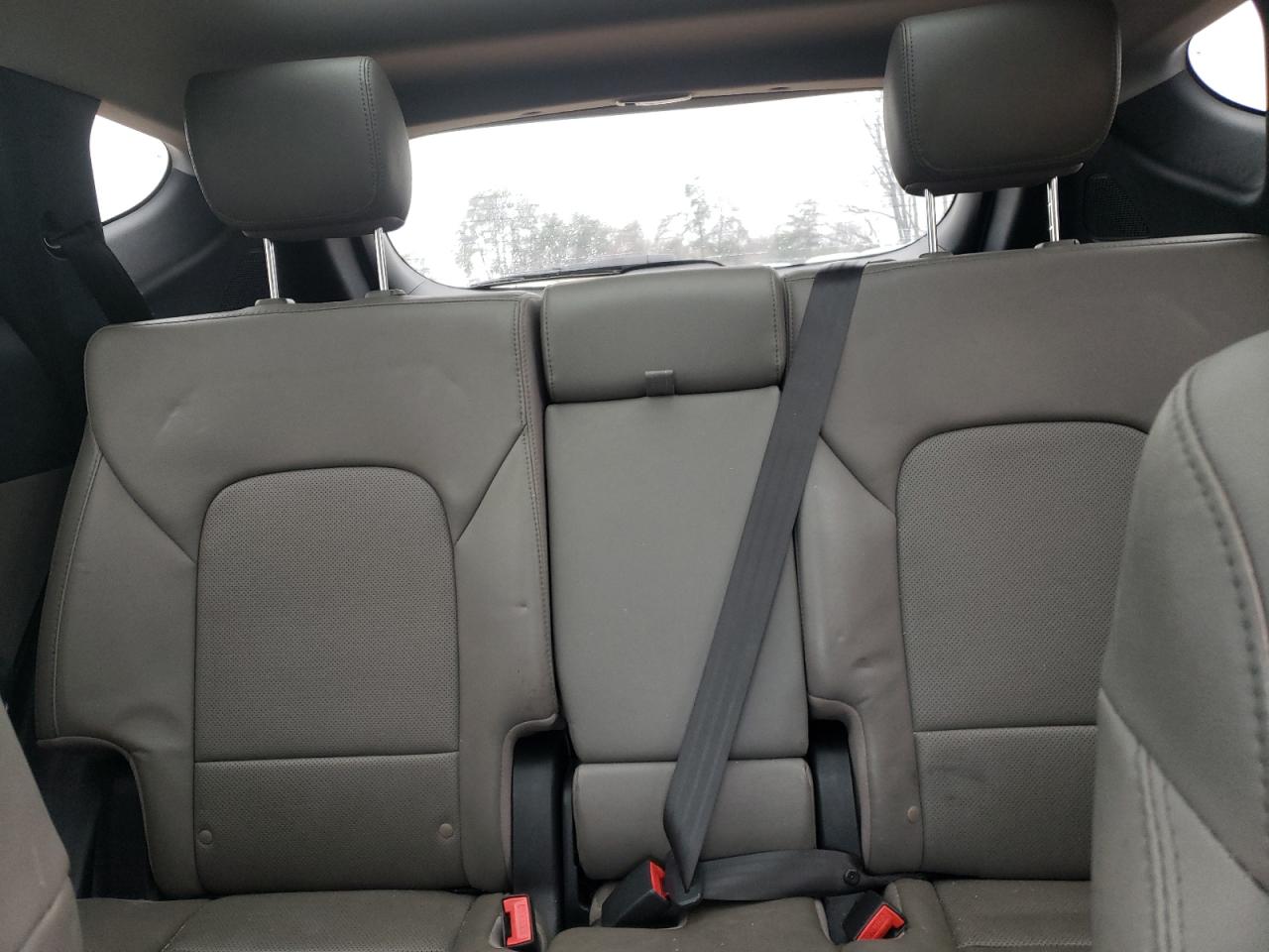 2017 Hyundai Santa Fe - Image 10