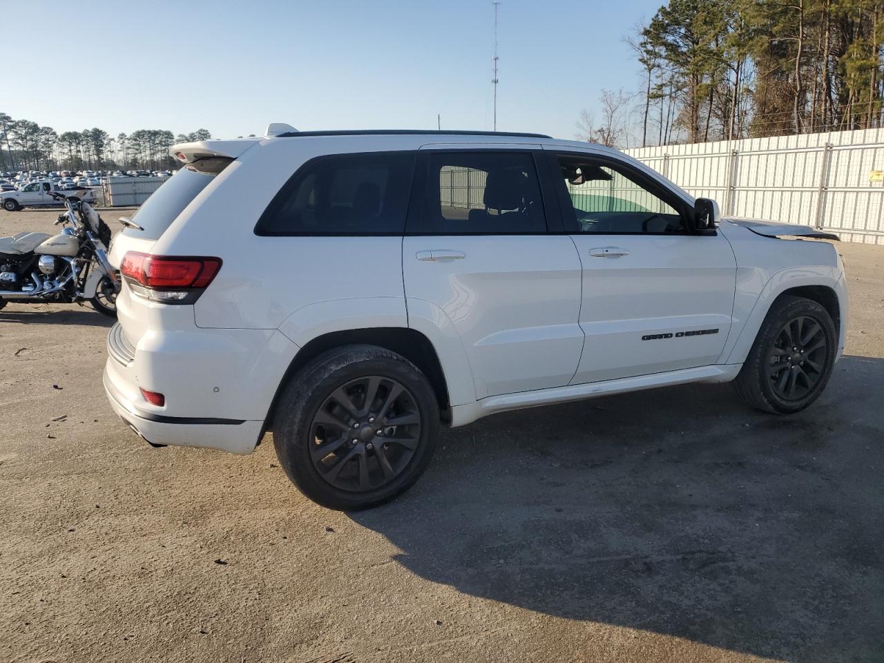 2018 Jeep Grand Cherokee - Image 3