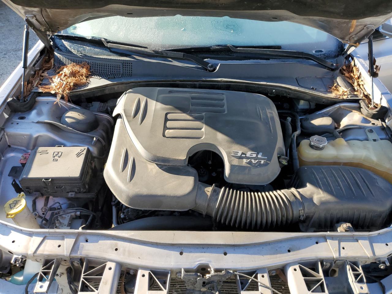 2016 Chrysler 300 - Image 12