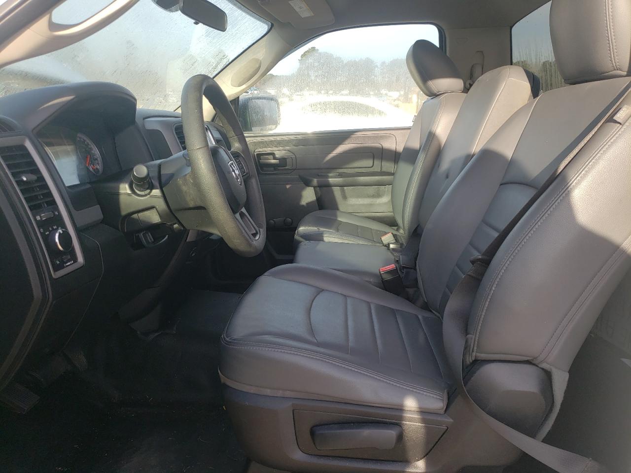 2016 RAM 1500 - Image 7