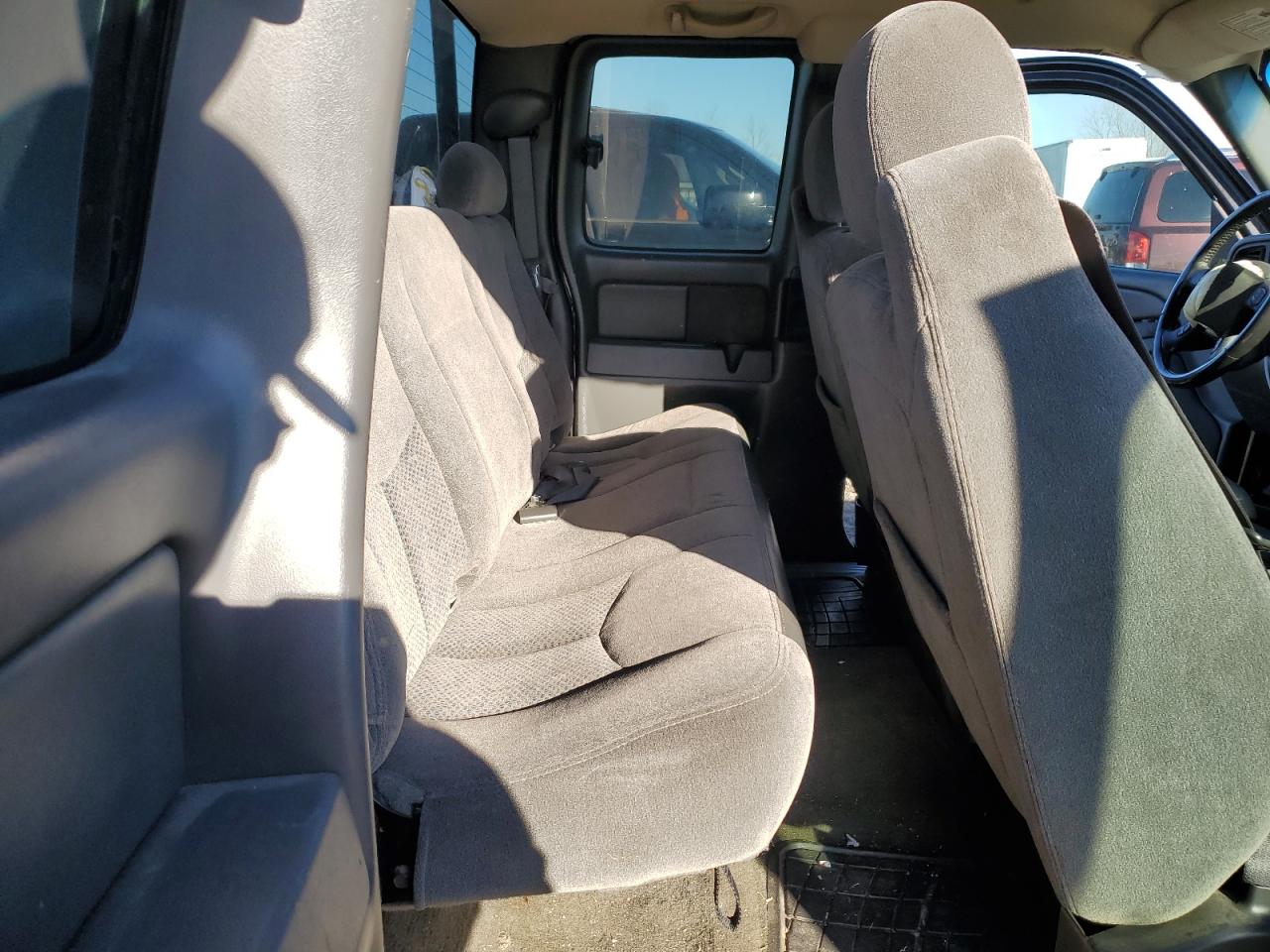 2005 Chevrolet Silverado - Image 10