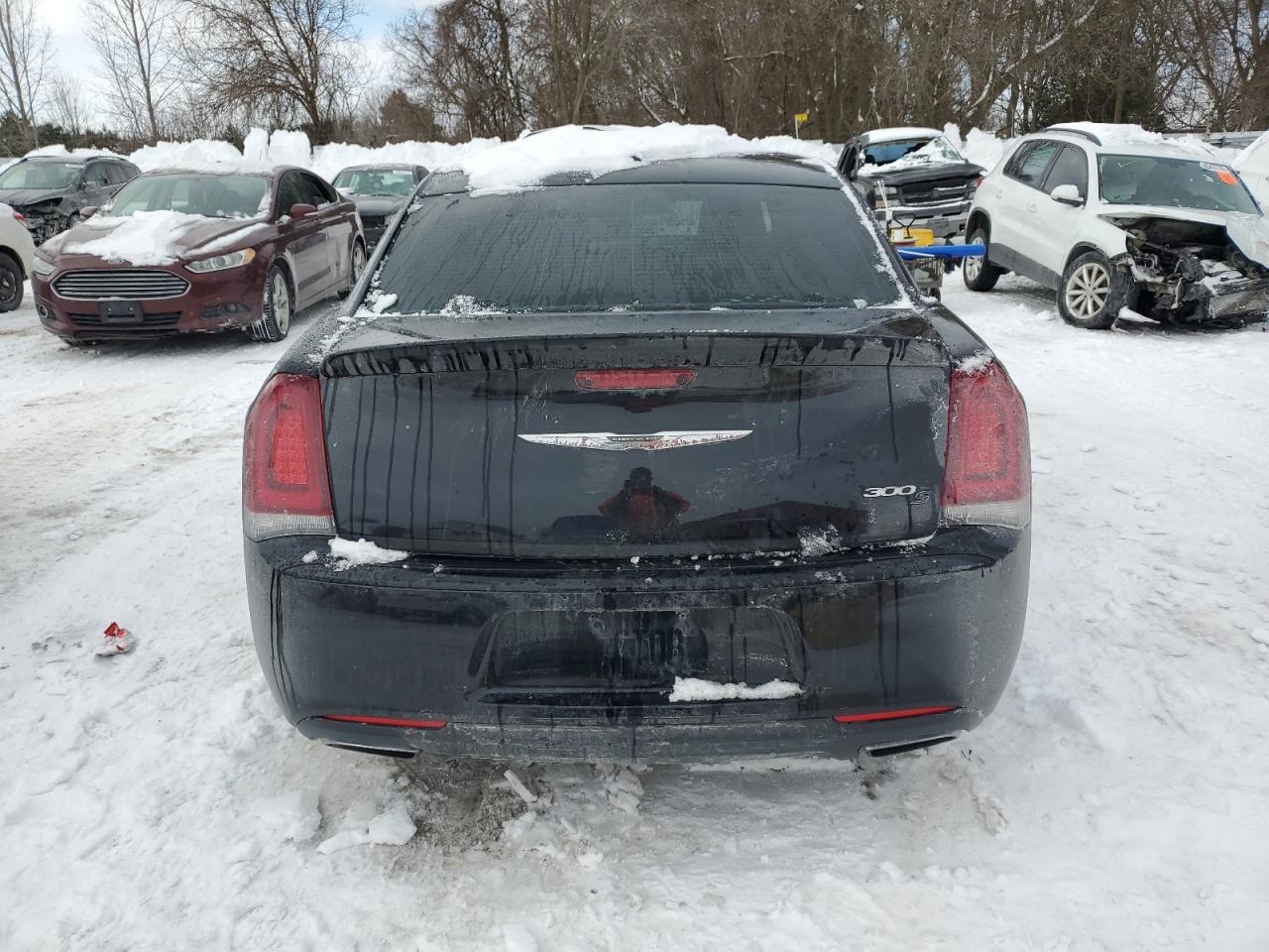 2017 Chrysler 300 - Image 6