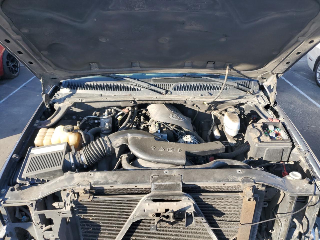 2004 GMC Yukon - Image 11