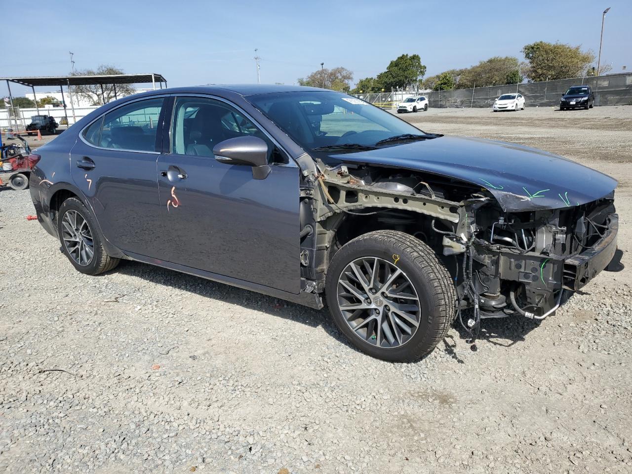 2016 Lexus ES - Image 4