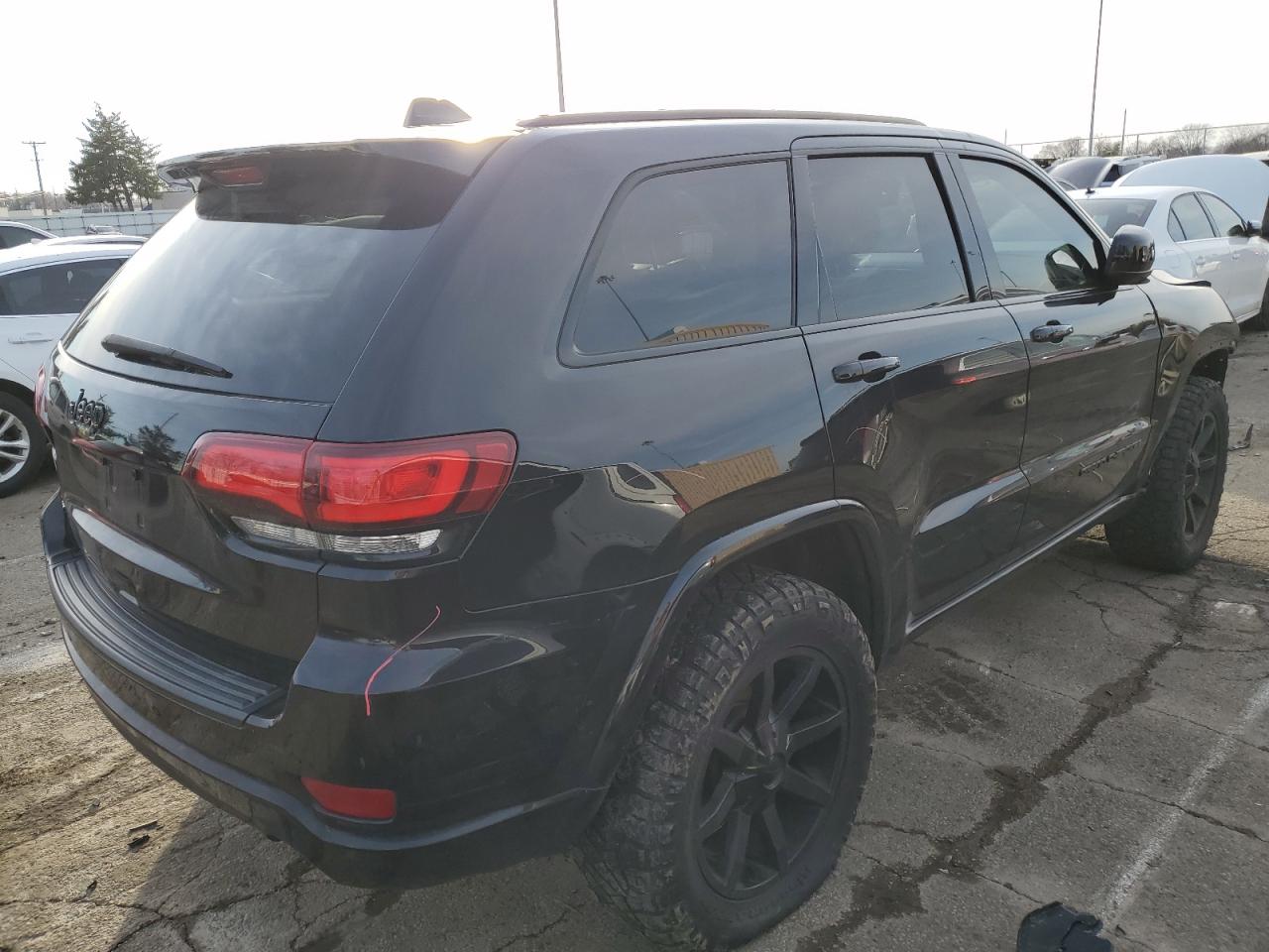 2019 Jeep Grand Cherokee - Image 3