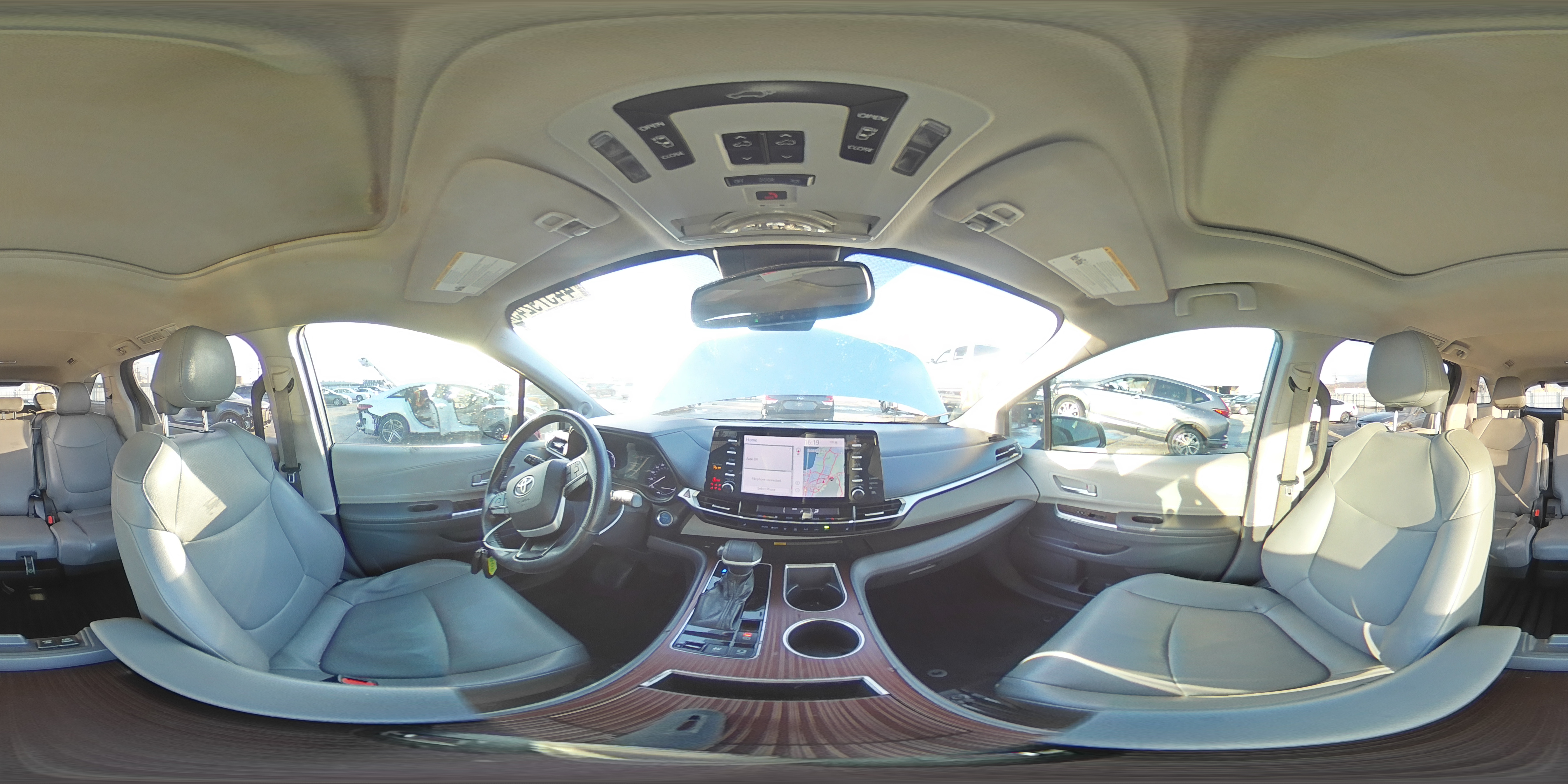 2022 Toyota Sienna - Image 13