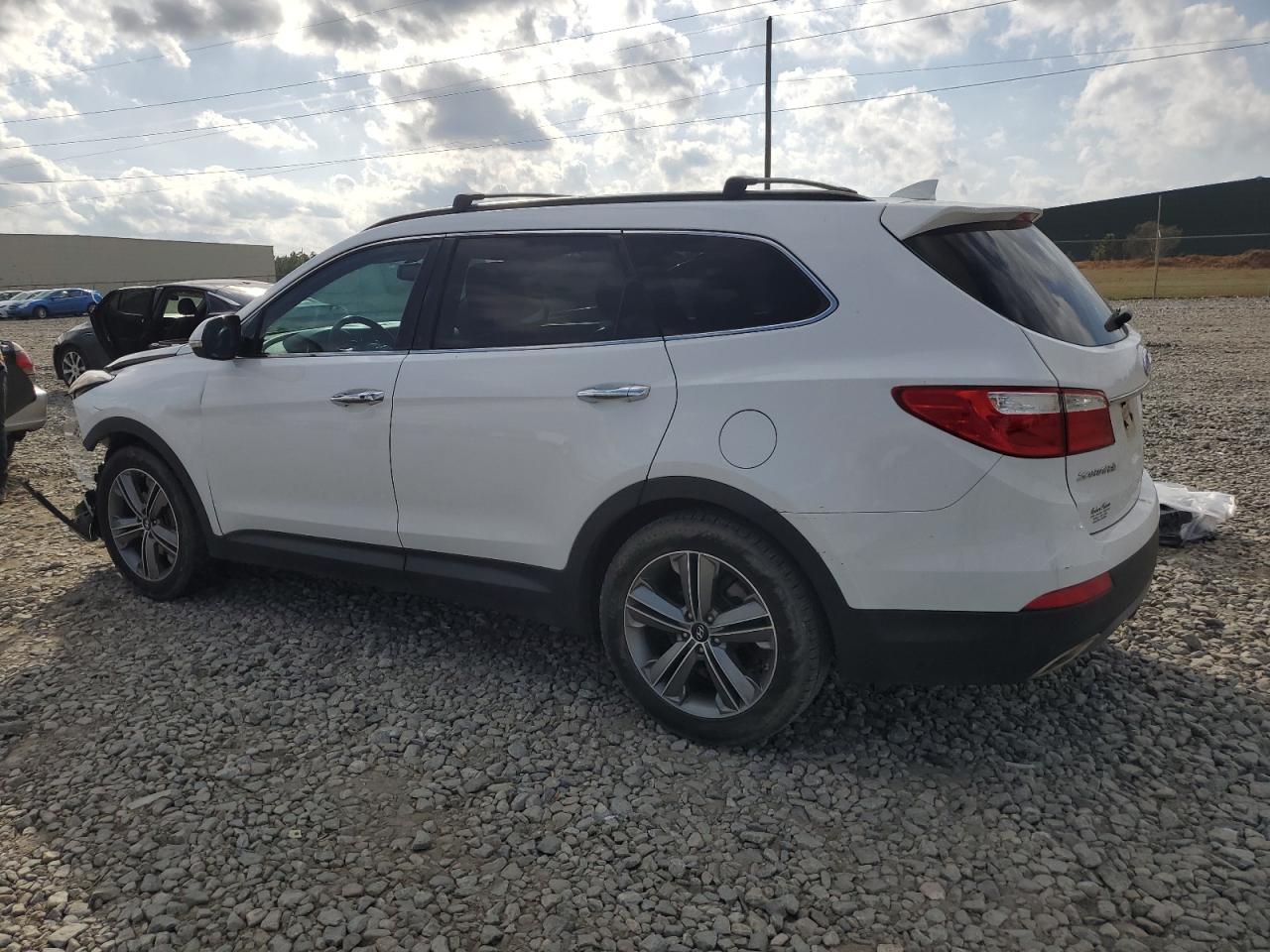 2013 Hyundai Santa Fe - Image 2