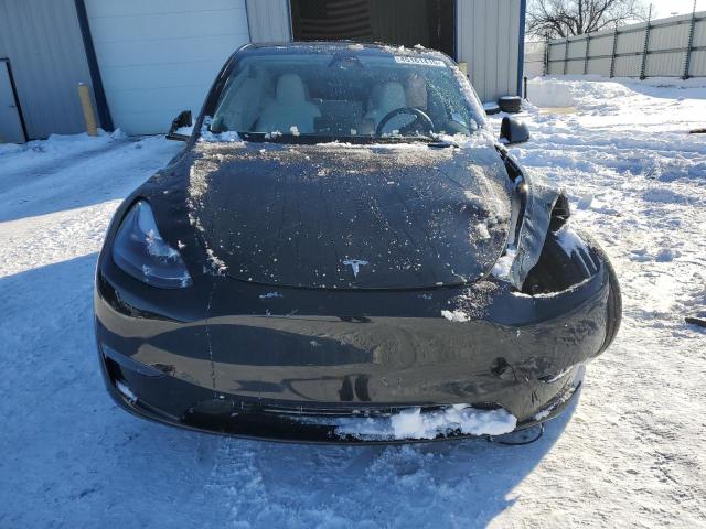  TESLA MODEL Y 2024 Czarny