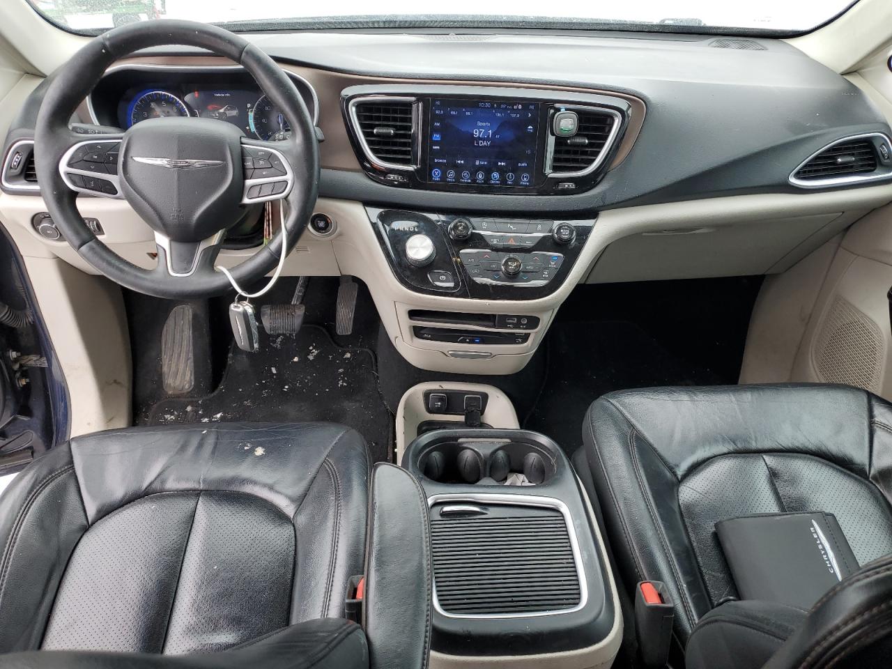 2017 Chrysler Pacifica - Image 8