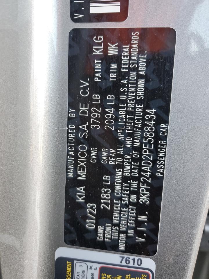 2023 Kia Forte - Image 12