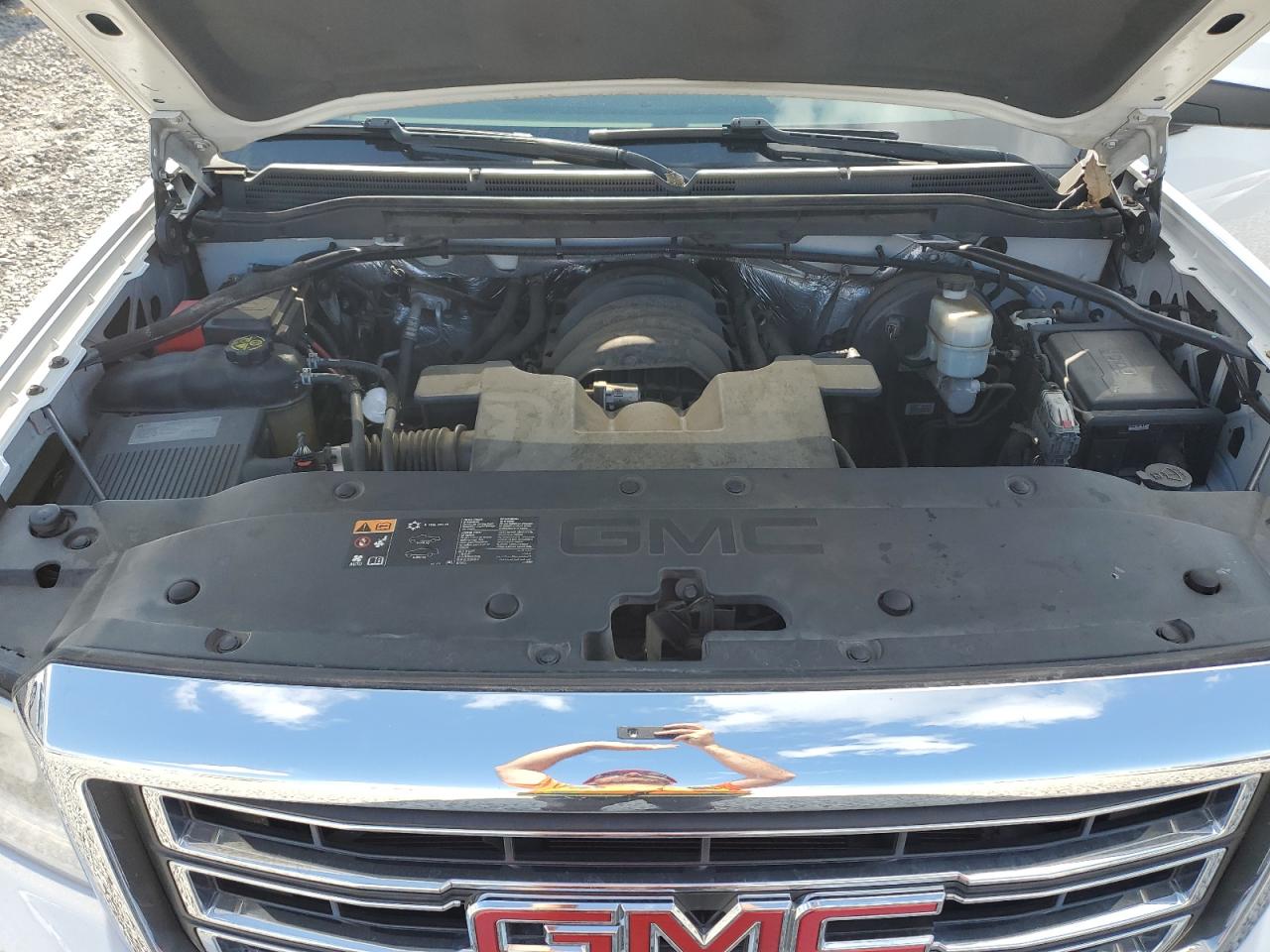 2015 GMC Sierra - Image 13