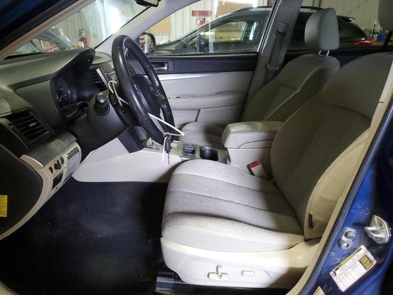 2010 Subaru Outback - Image 7