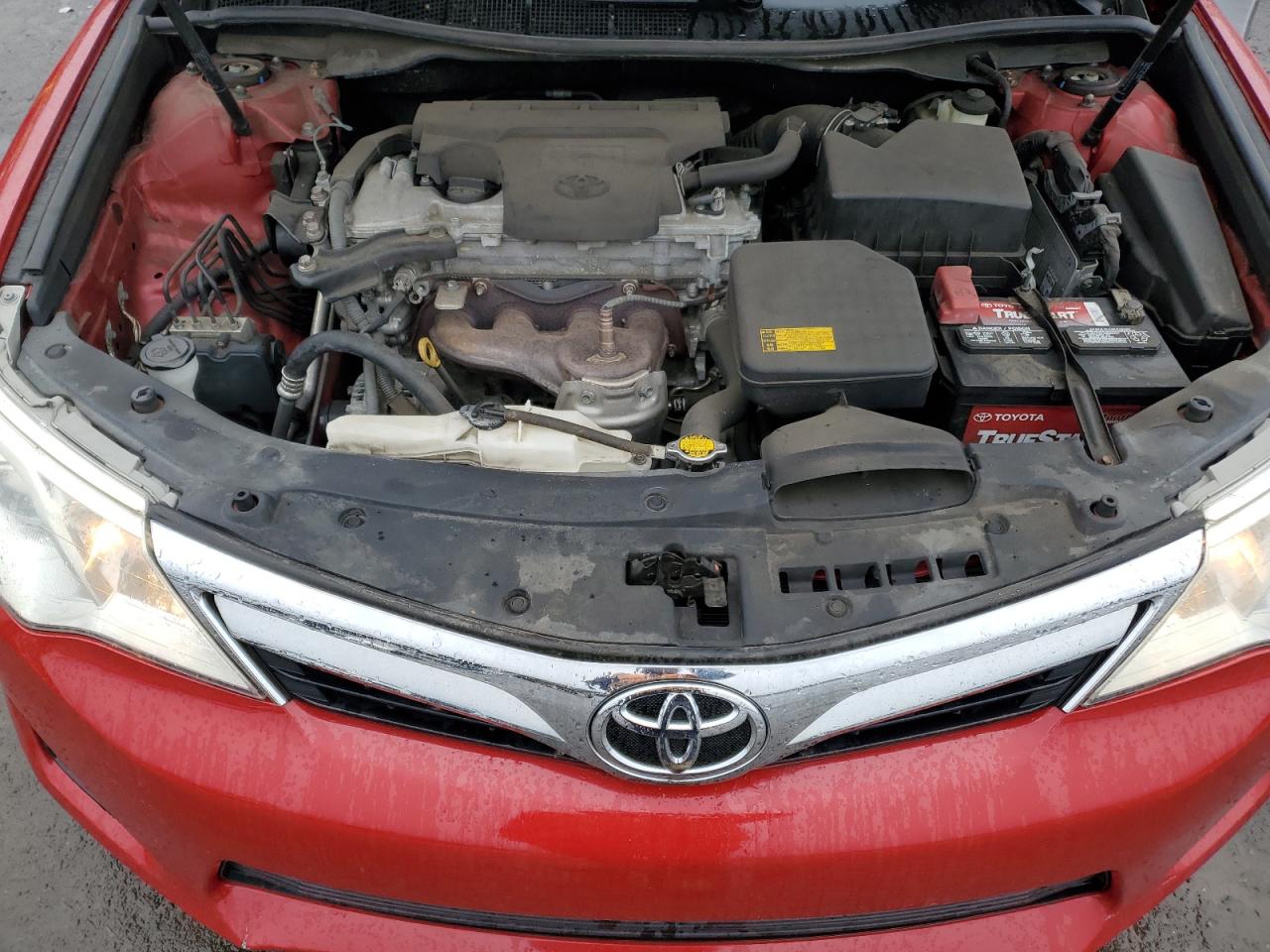 2014 Toyota Camry - Image 12