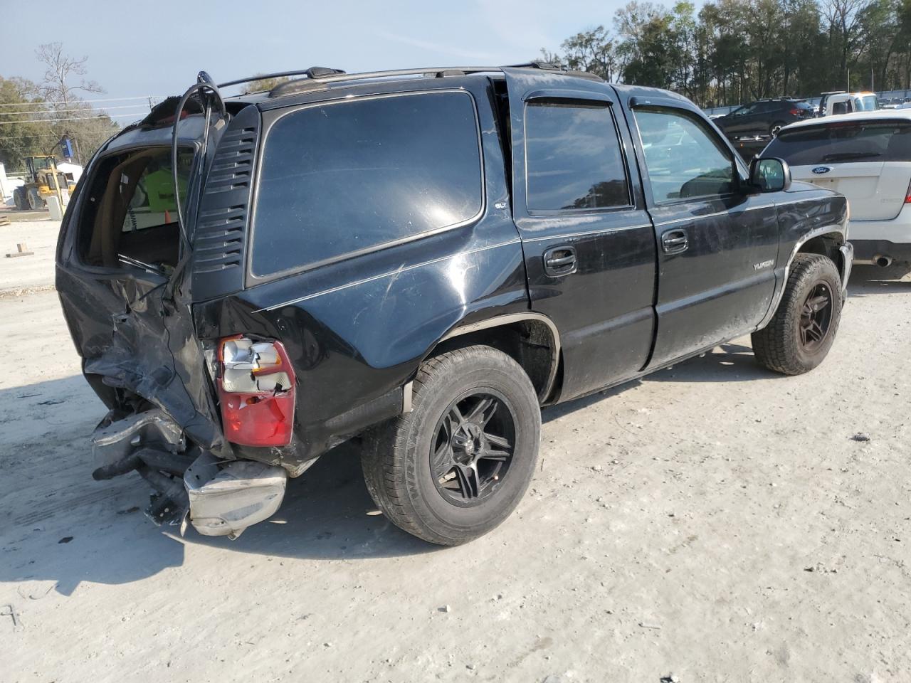 2000 GMC Yukon - Image 3