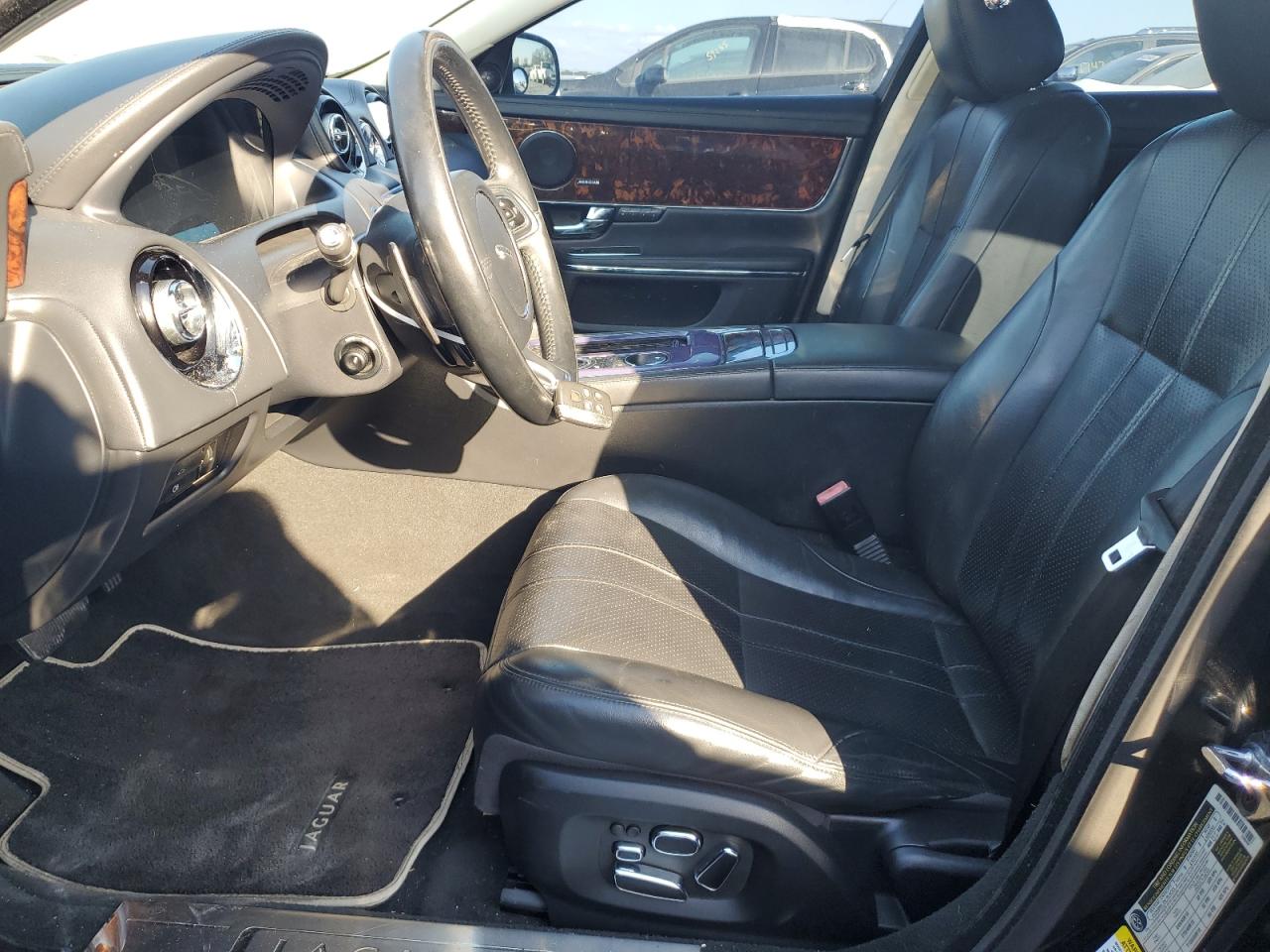 2013 Jaguar XJ - Image 7