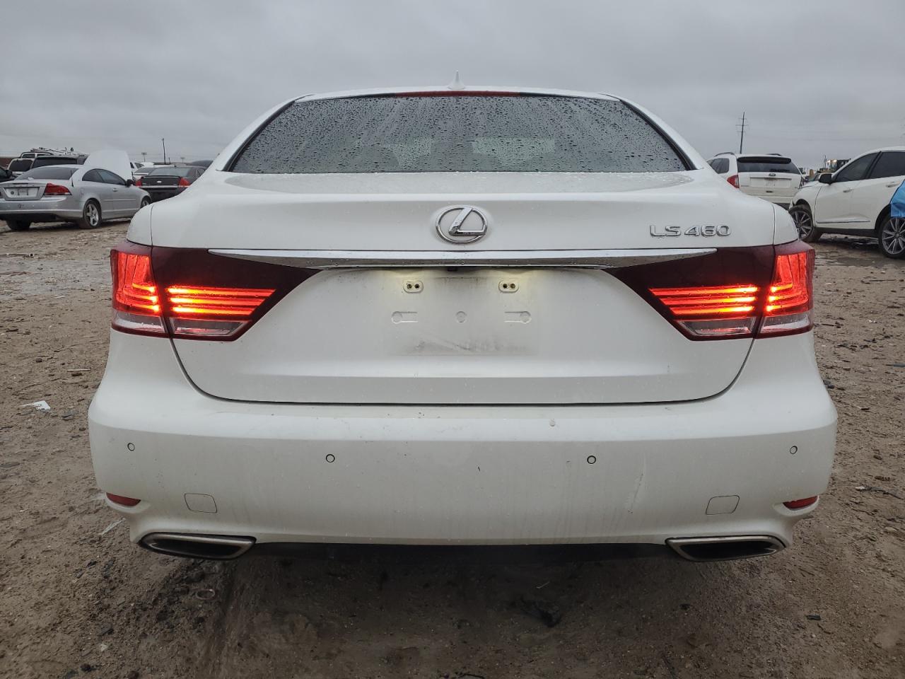 2014 Lexus LS - Image 6