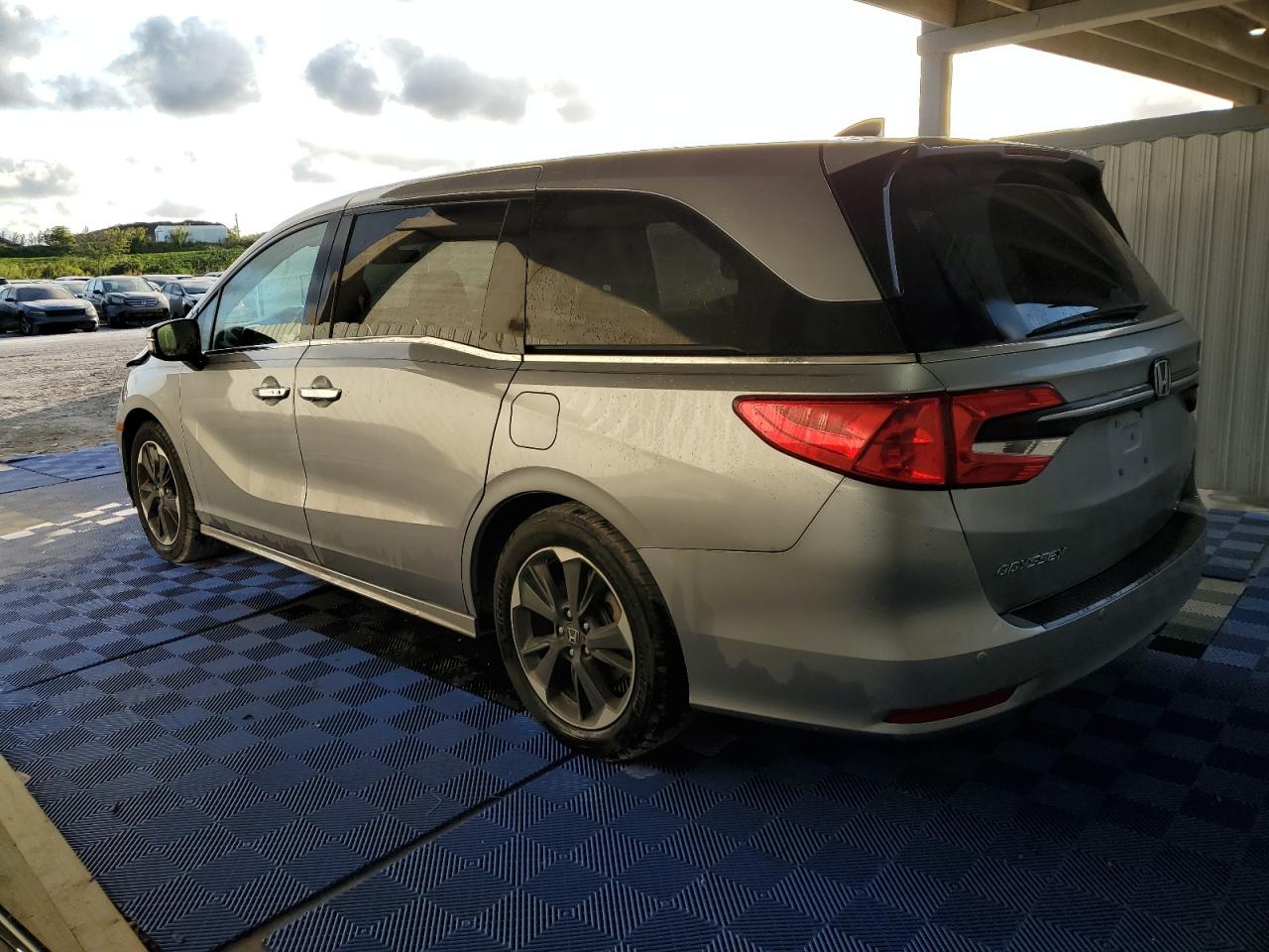 2022 Honda Odyssey - Image 2