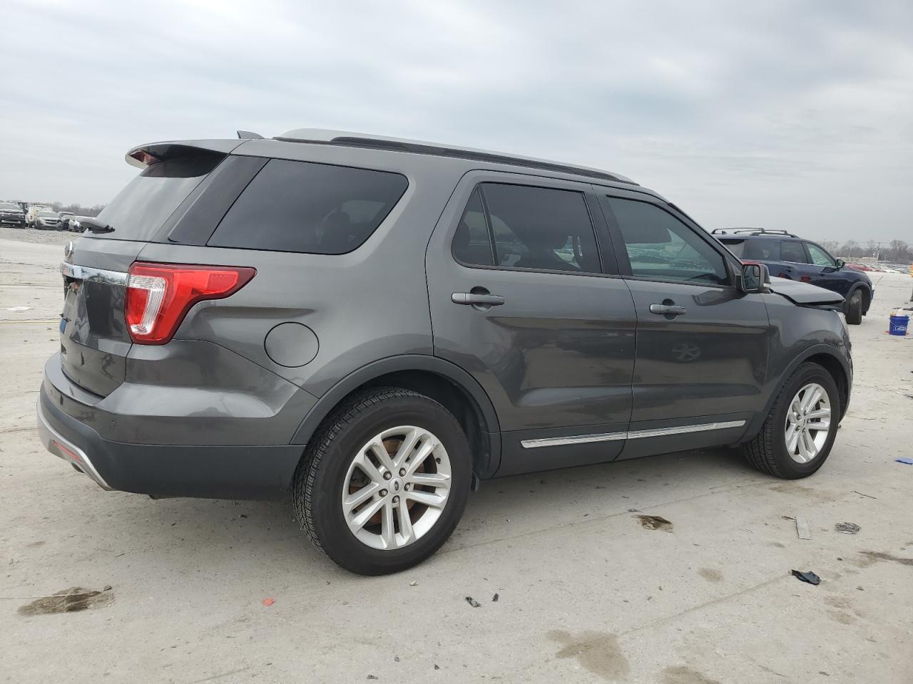 2017 Ford Explorer - Image 3
