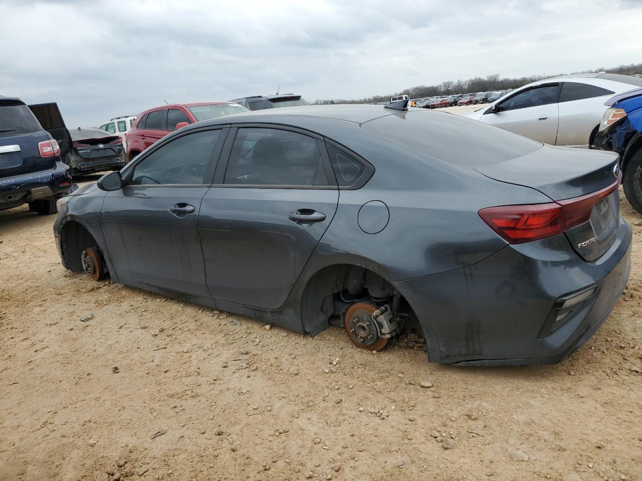 2021 Kia Forte - Image 2